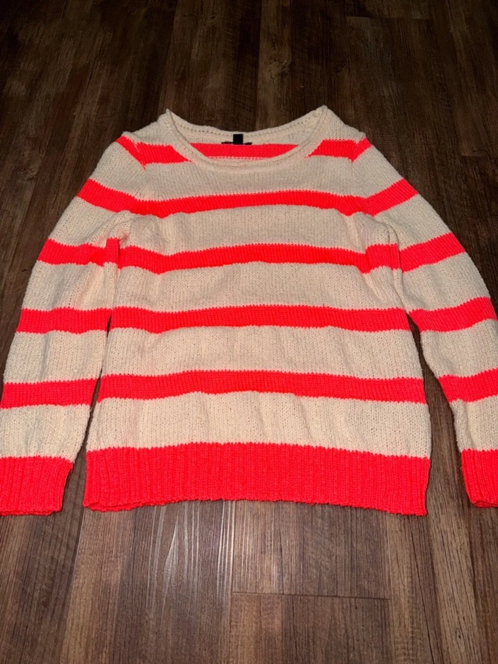Aeropostale Coral Vest with Matching J Crew sweater size M/XL Beautiful set